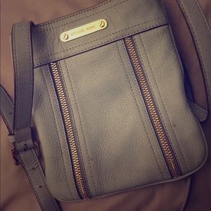 FINAL SALE: Michael Kors crossbody!